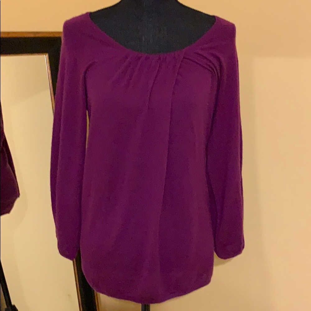 Gorgeous Vince 100% cashmere top